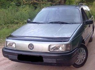 Дефлектор на капот (мухобойки) Volkswagen Passat (B3) 1988-1993 VW34 фото