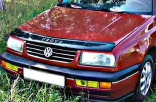 Дефлектор на капот (мухобойки) Volkswagen Vento 1992-1998 VW23 фото