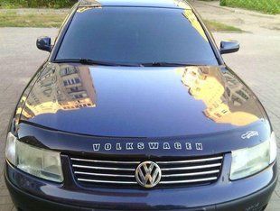 Дефлектор на капот (мухобойки) Volkswagen Passat (B5) 1997-2001 VW04 фото