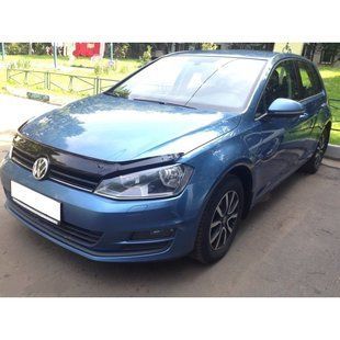 Дефлектор на капот (мухобойки) Volkswagen Golf VIII 2013. Мухобойка Volkswagen Golf 7 2013. VW69 фото