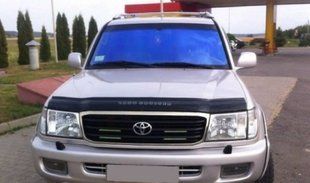 Дефлектор на капот (мухобойки) Toyota Land Cruiser 100 (J100-101) с 1998&ndash;2007 г.в. TYA37 фото