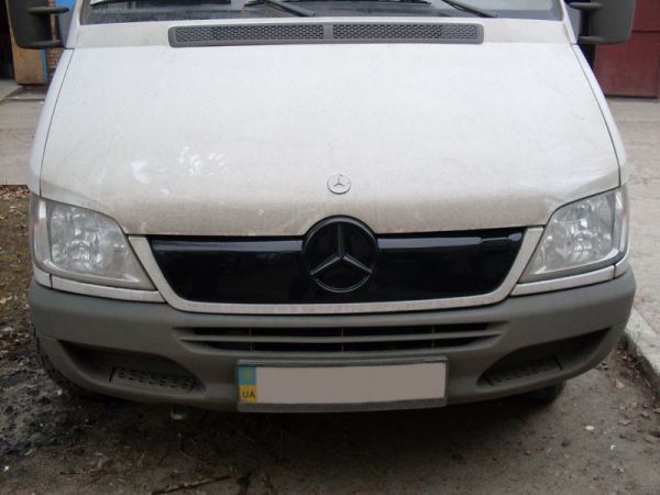 Дефлектор на капот (мухобойки) Mercedes-Benz Sprinter CDI 2002-2006 євро кріплення СЕК0139T фото
