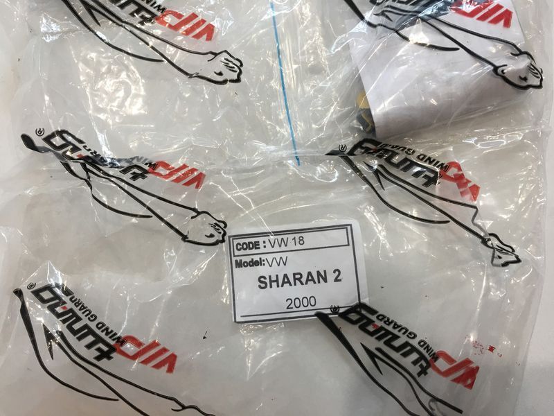 Дефлектор на капот (мухобойки) Volkswagen Sharan 2 2000-2010 г. VW18 фото